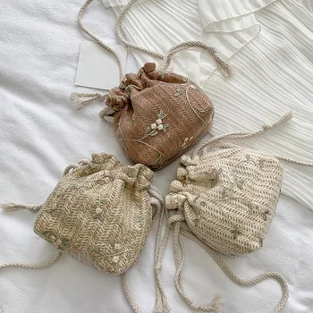 Модные маленькие сумки через плечо Женские соломенные пляжные сумки на шнурке с цветочной вышивкой, женские кружевные сумки через плечо для путешествий
